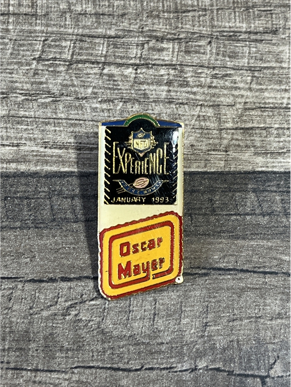 NFL Experience Rosebowl 1993 Oscar Mayer Pin